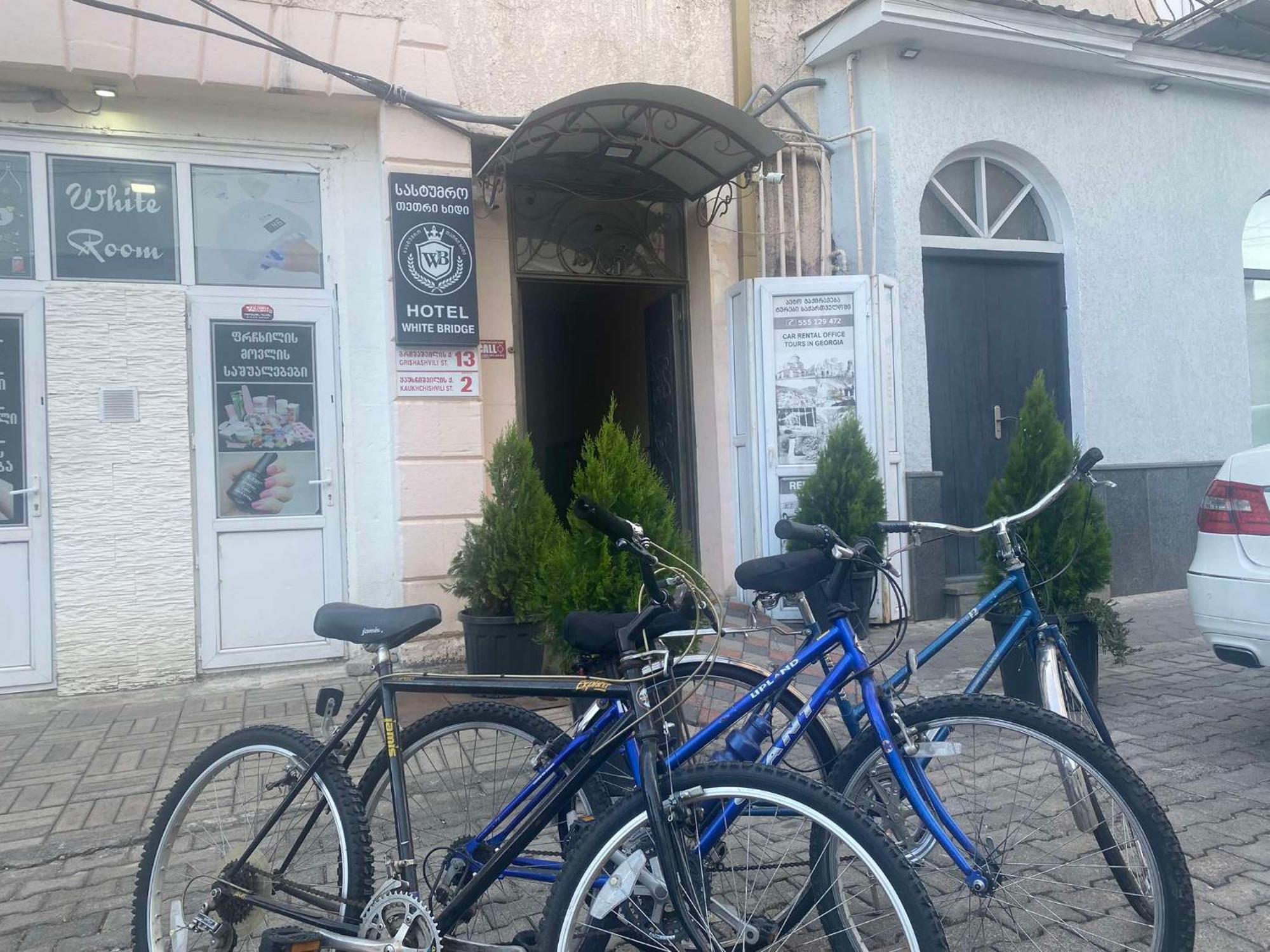 Sayulia Koetaisi Buitenkant foto