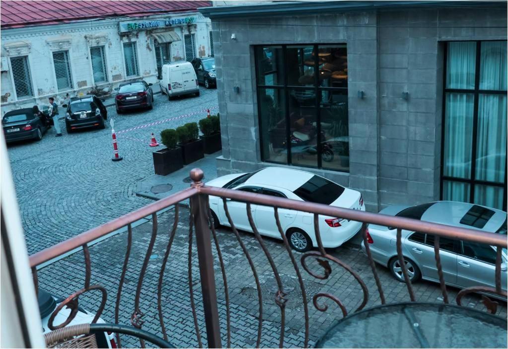 Sayulia Koetaisi Buitenkant foto