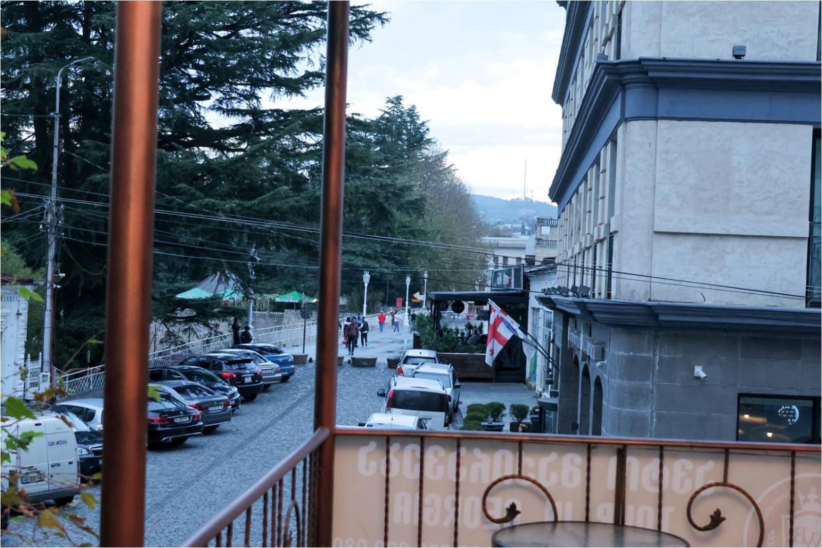 Sayulia Koetaisi Buitenkant foto
