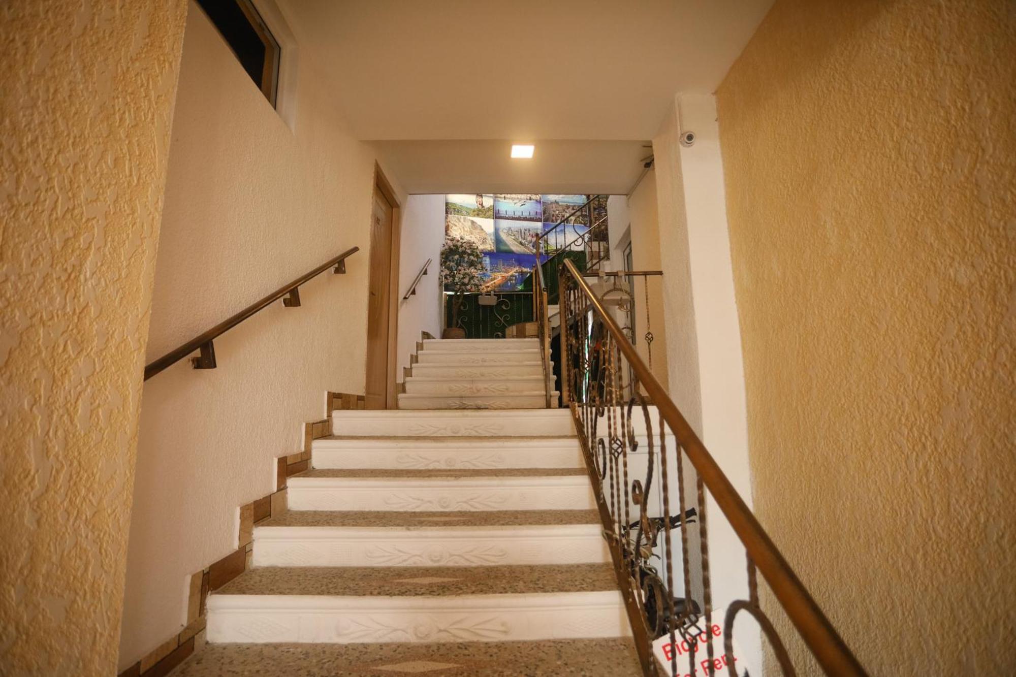 Sayulia Koetaisi Buitenkant foto