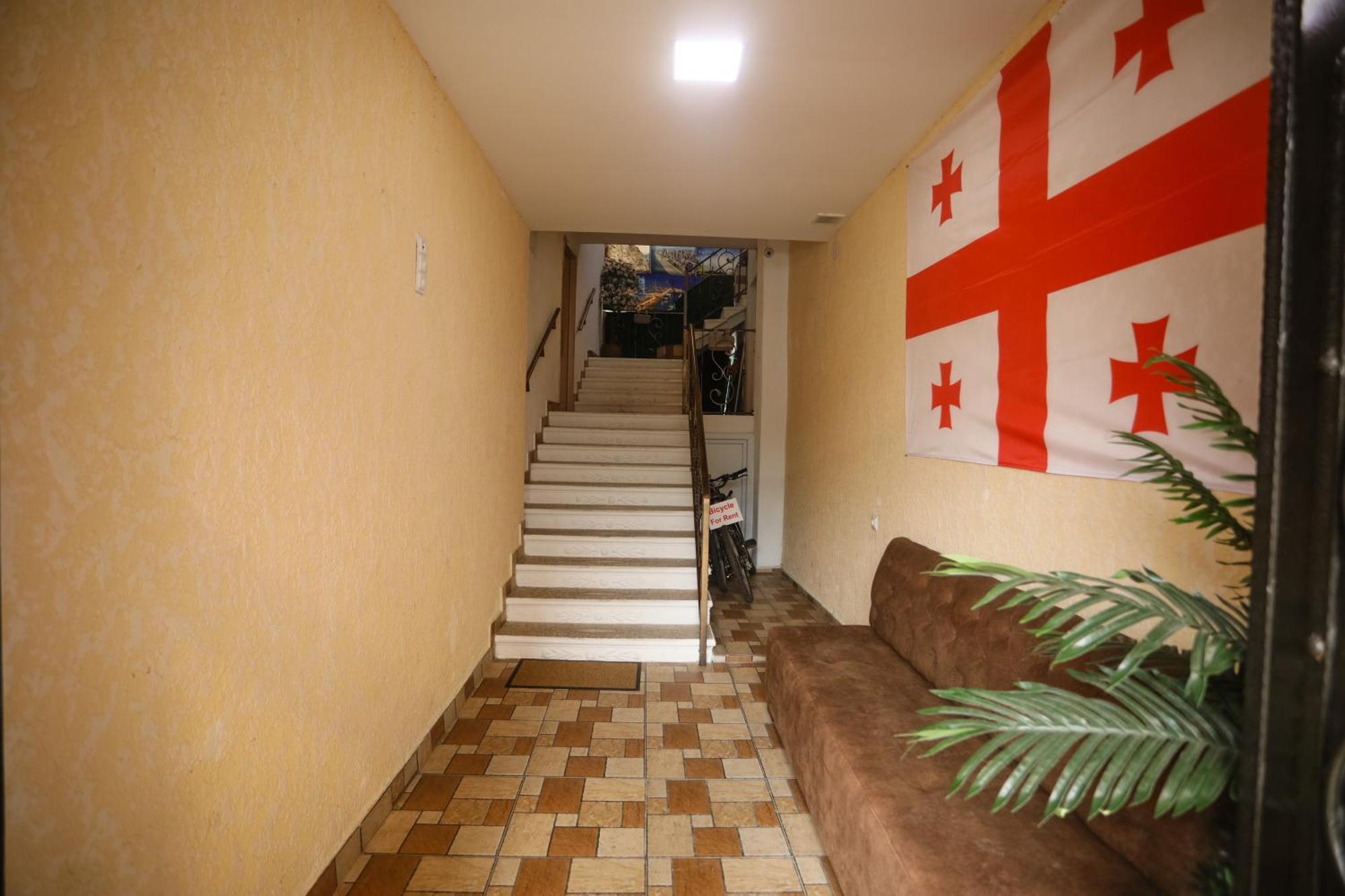 Sayulia Koetaisi Buitenkant foto