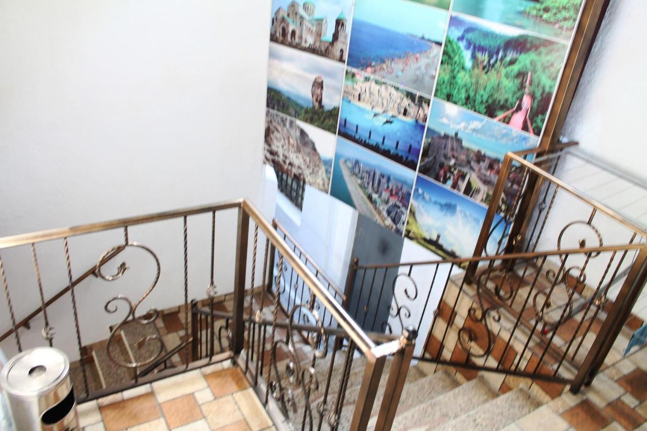 Sayulia Koetaisi Buitenkant foto