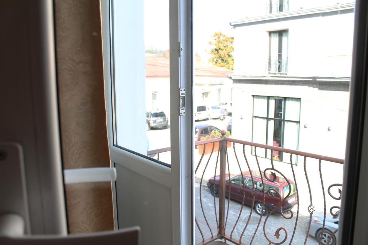 Sayulia Koetaisi Buitenkant foto
